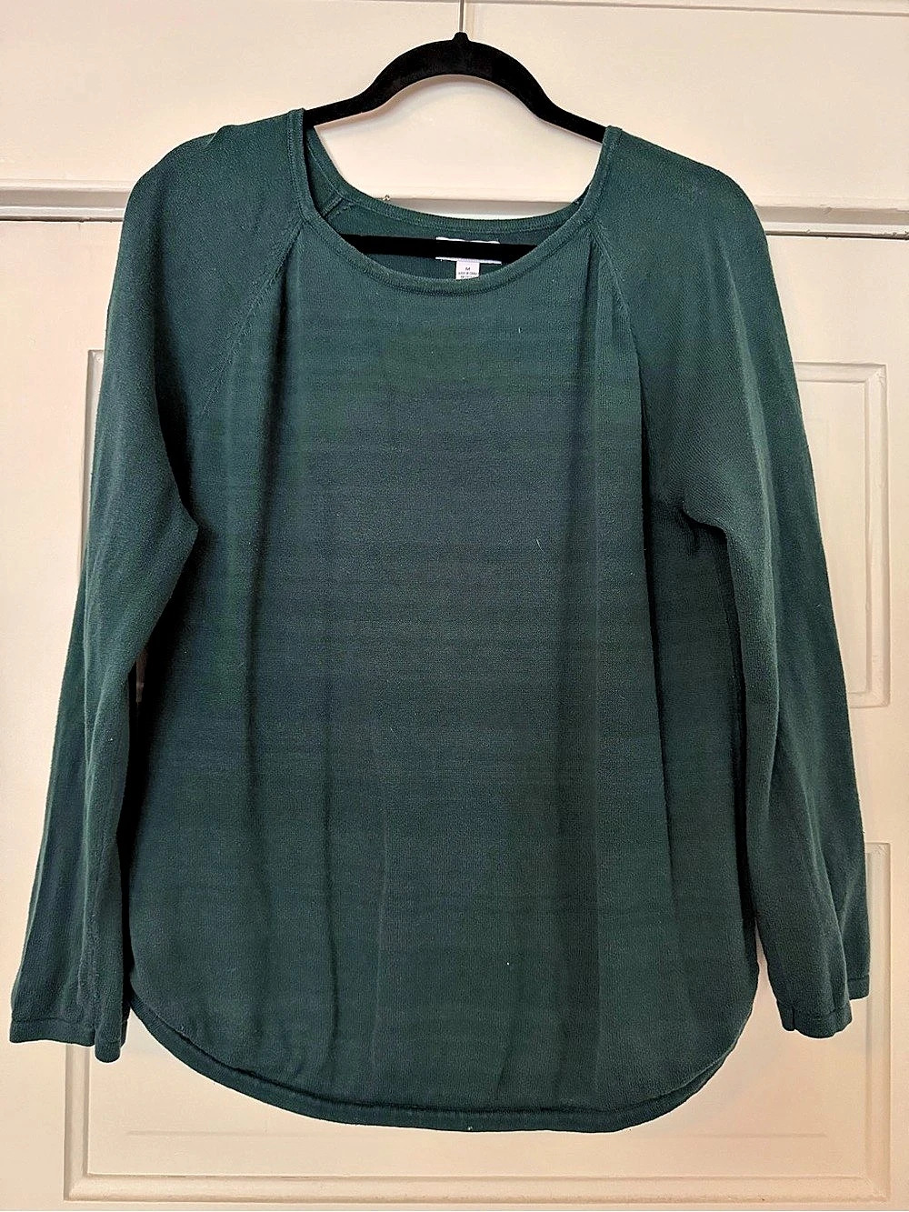 Long-Sleeve Scoop-Neck Sweater in Green
